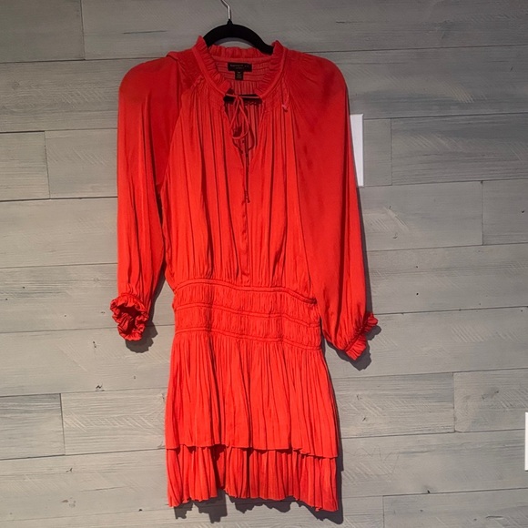 Elegant Red Satin Blouse - Picture 3 of 10